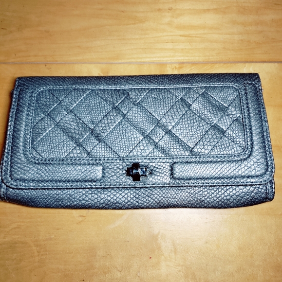 The Limited Gray/Silver Clutch - Picture 5 of 9